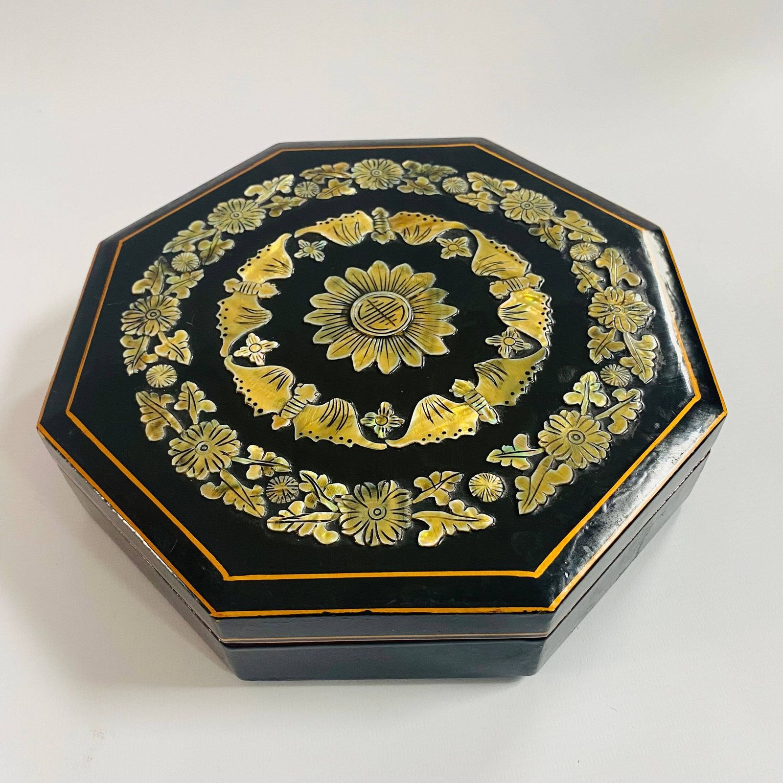 Antique Japanese Lacquerware Box: Octagonal Keepsake With Mother Of Pearl Inlay photo vinterior