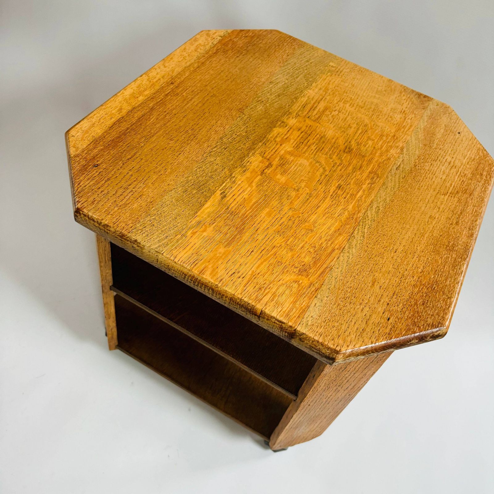 photo furniture Antique Oak Art Deco Side Table Style :Heals Of London Mid Century Design