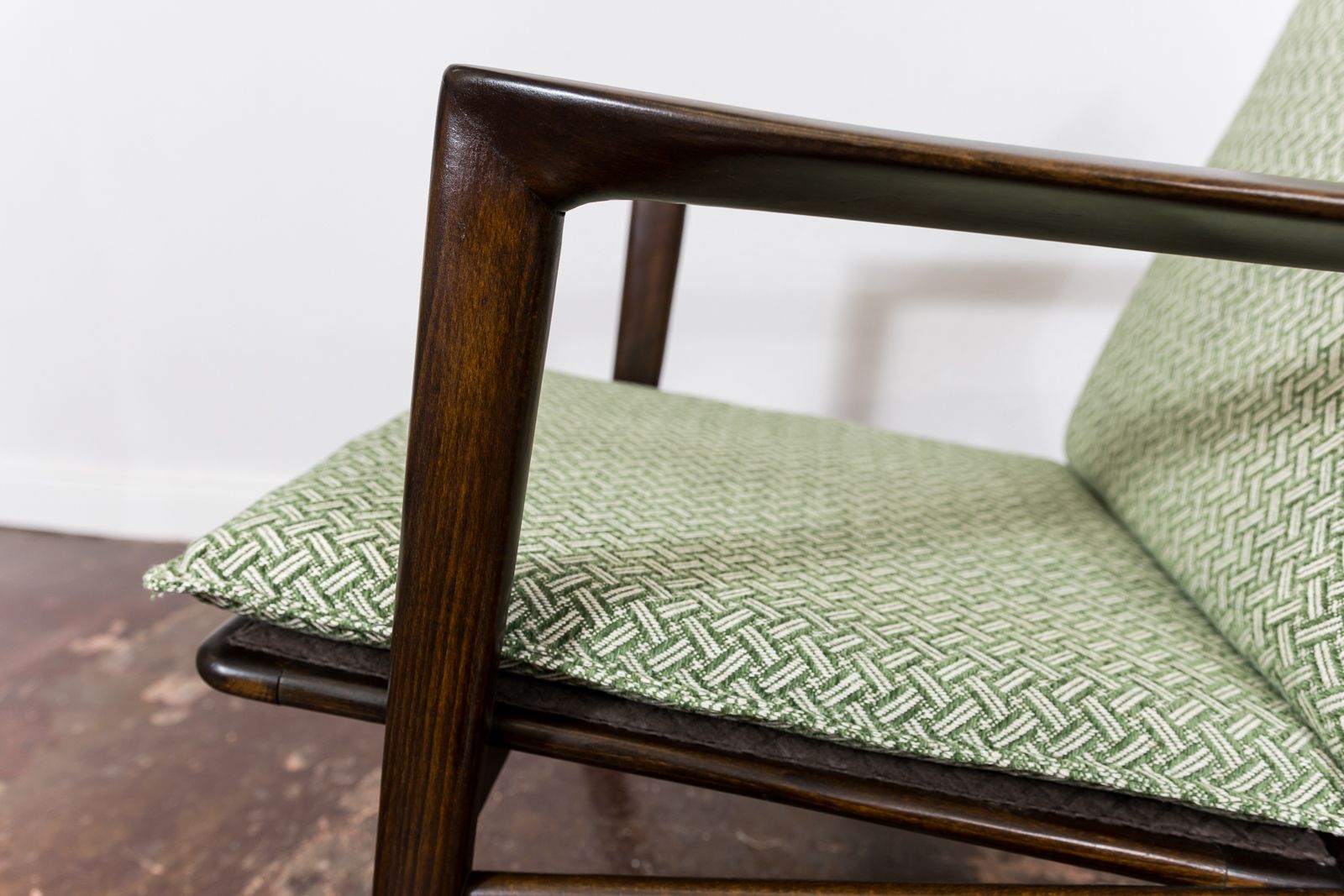 photo buy Mid Century Modern Armchairs Type 300 139, Poland, 1960s, Set Of 2