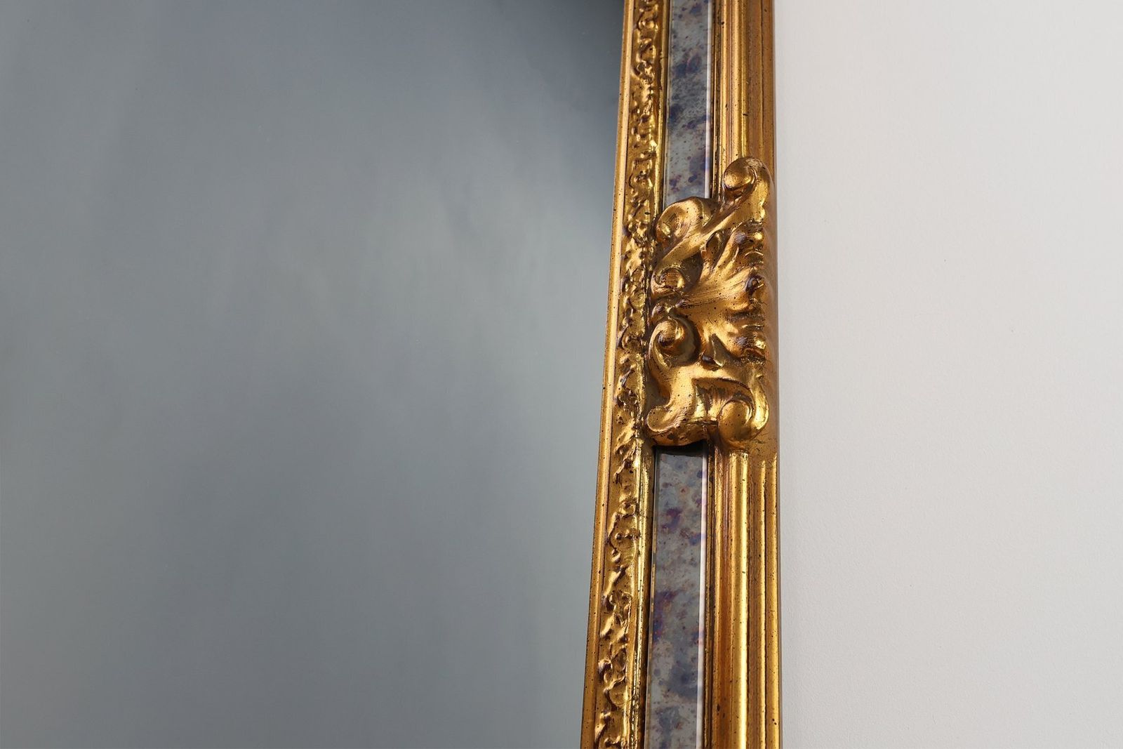 20th Century Baroque Revival Mirror In Gilded Resin From Deknudt, Belgium, 1950s photo 1304.0