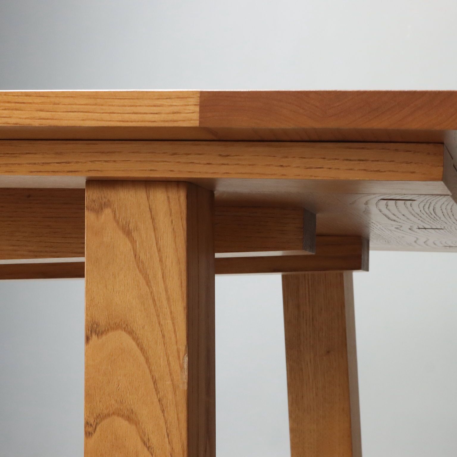 photo furniture Grande Tavolo In Legno Di Rovere