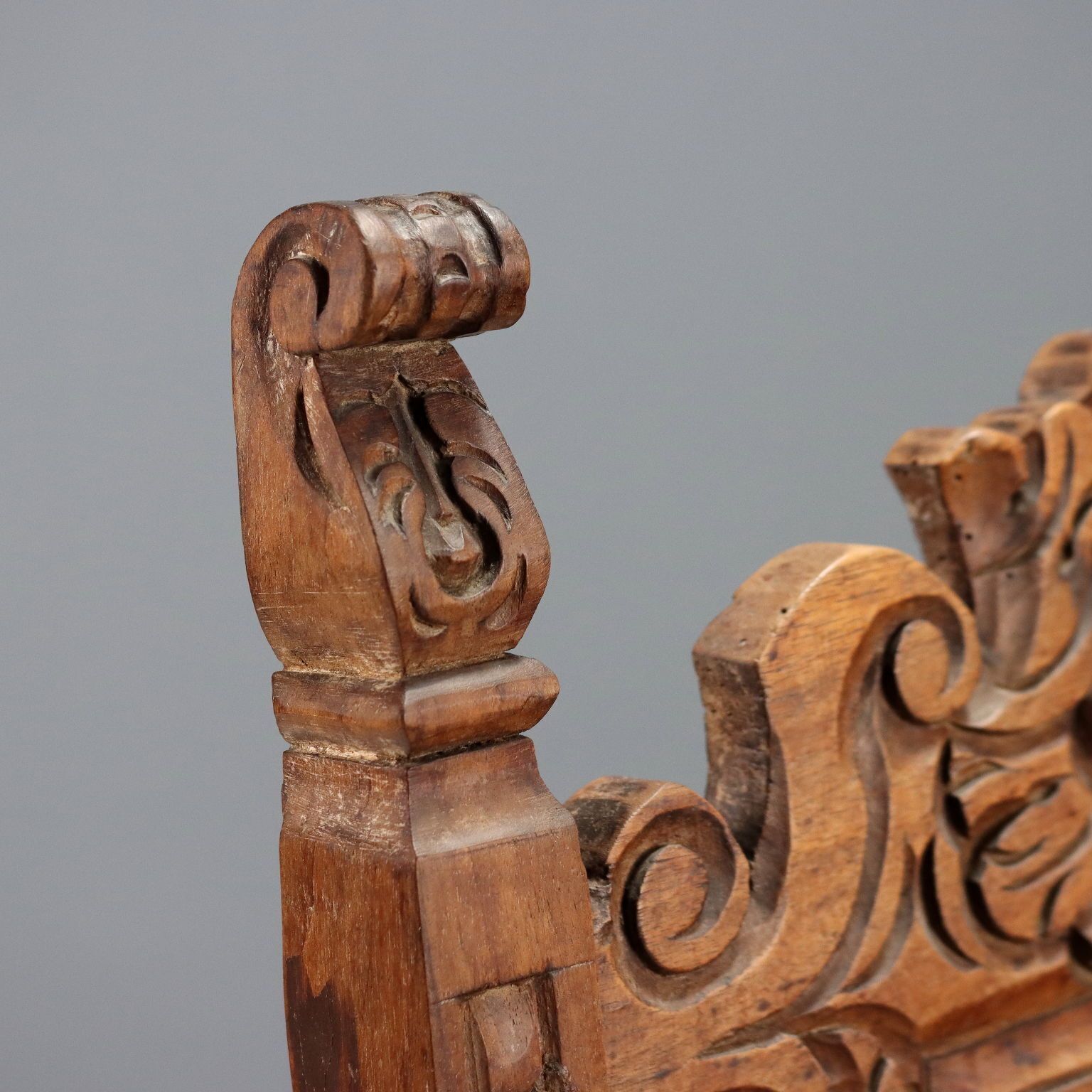 Baroque Chair Walnut Carvings Decoration XVII Century photo Furniture