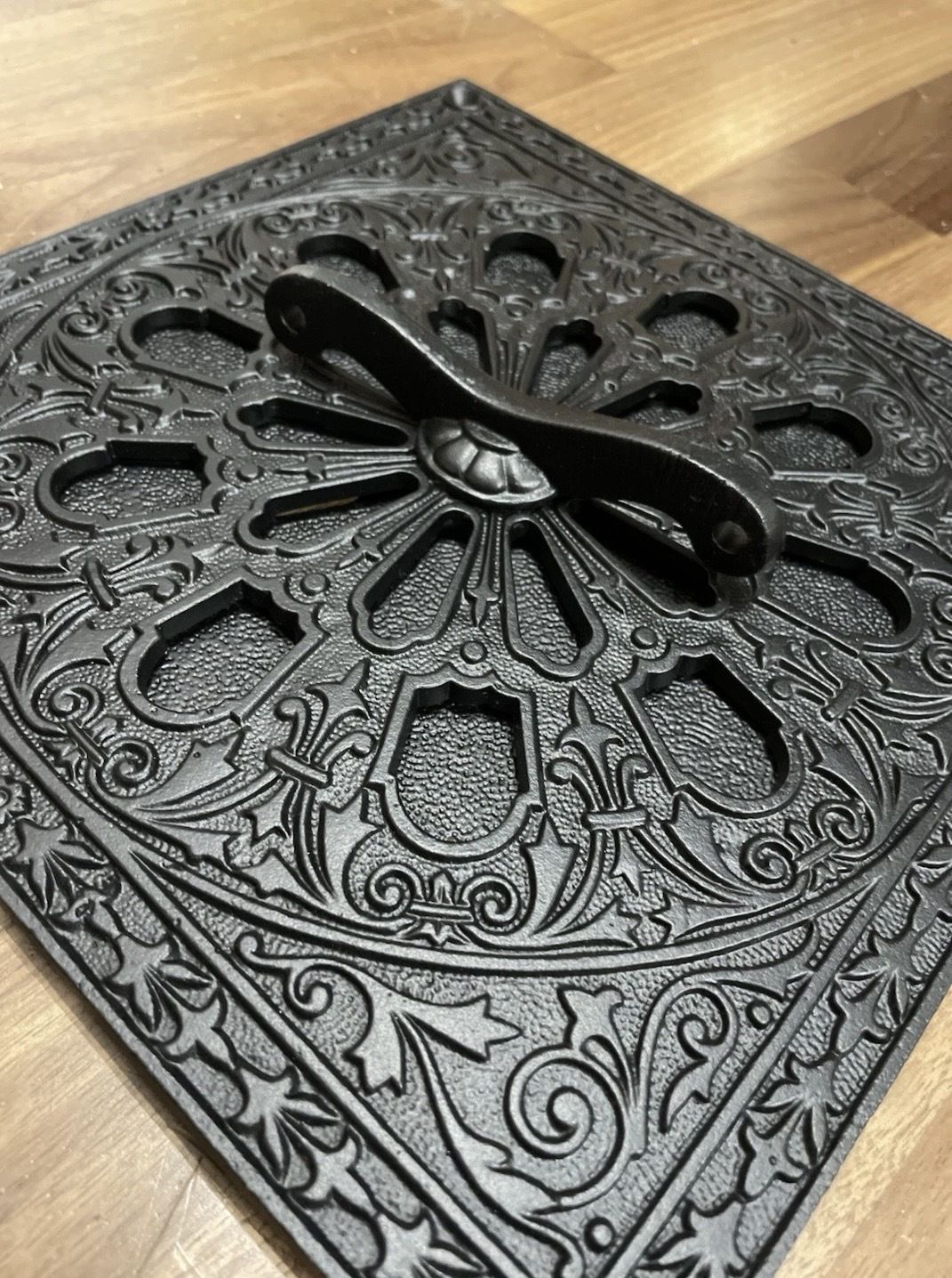 Genuine Victorian William Tonks Cast Slotted Air Vent. Very Rare!! Wt&S