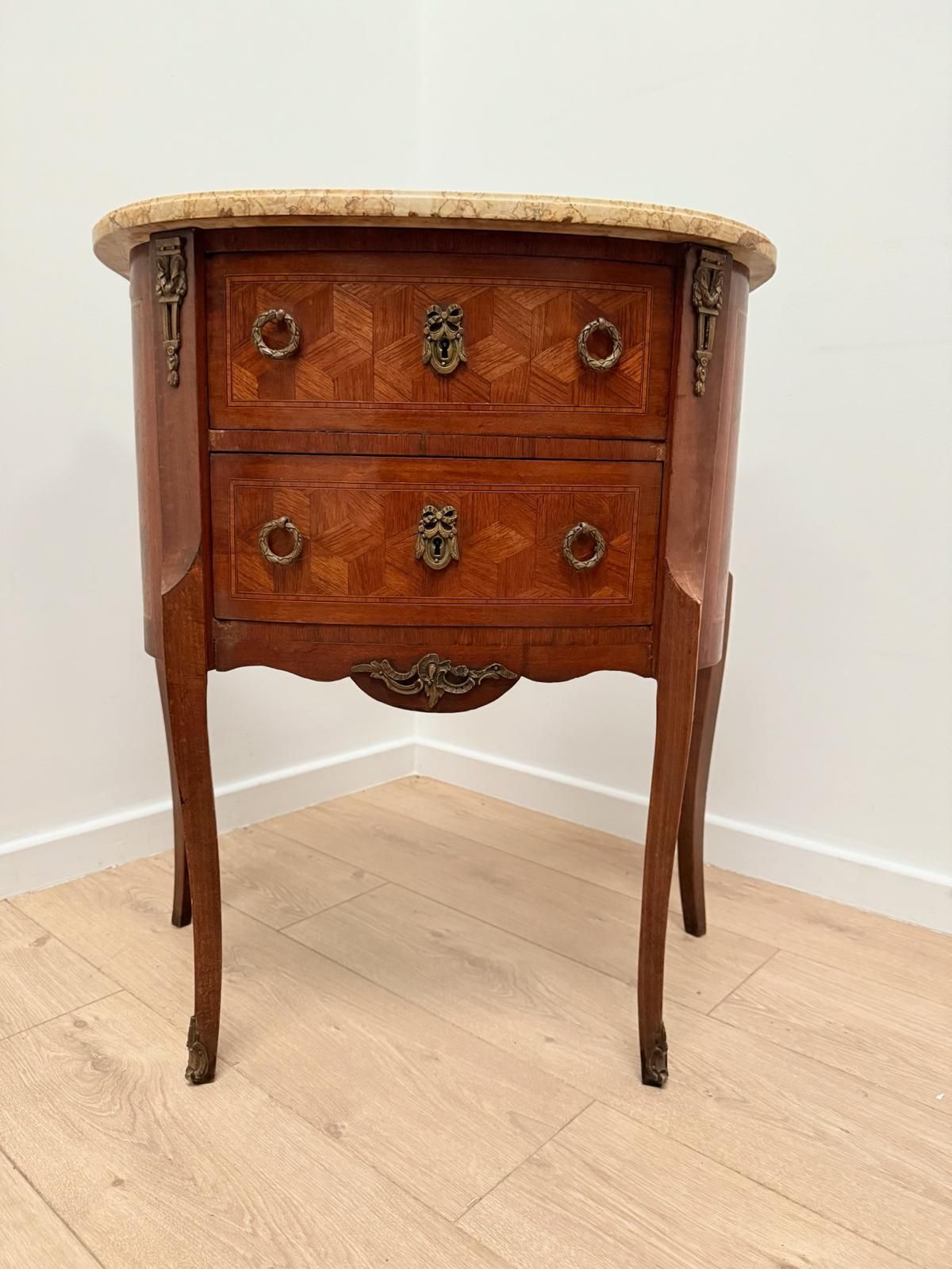 Beautiful French Louis XV Tulipwood Marquetry Chest 0187. photo vinterior