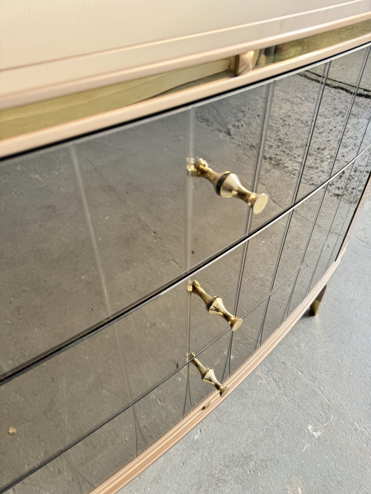 550.0 Large Italian Style Mirrored Chest Of Drawers photo