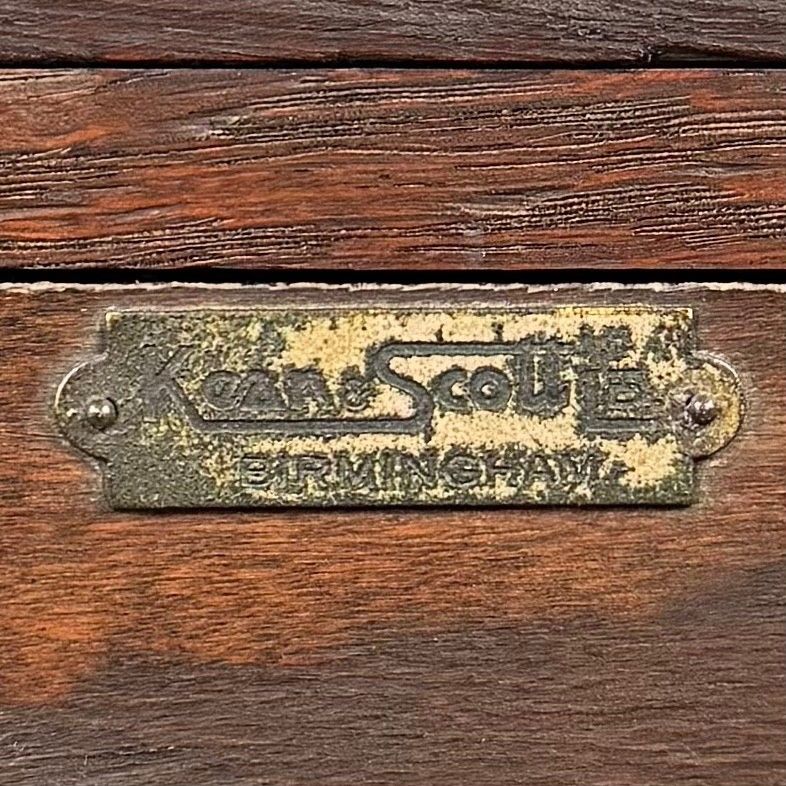 photo furniture Antique 20th Century Good Quality Side Table In Oak
