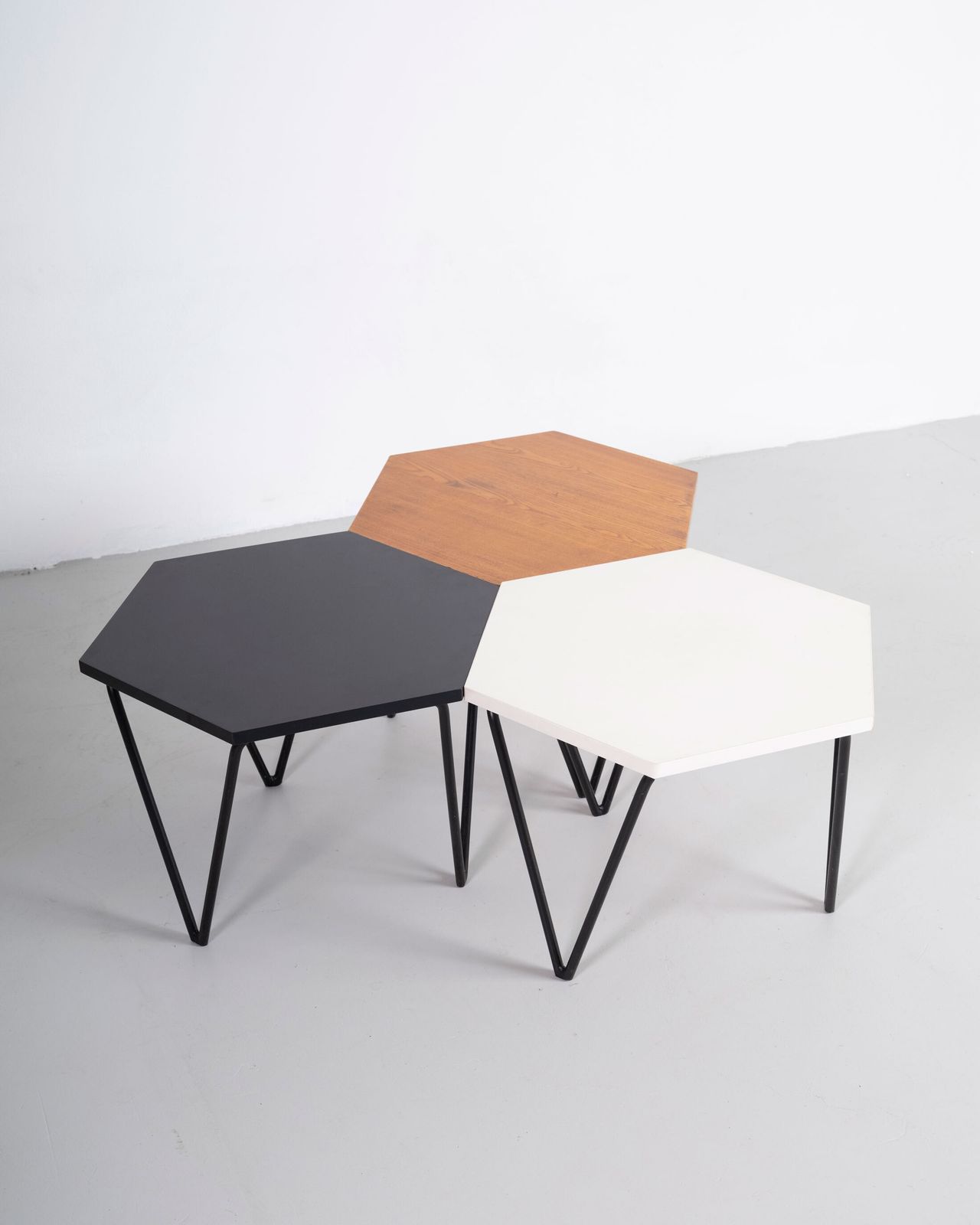 Gio Ponti Set Of Three Hexagonal Coffee Tables In Wood And Metal I.S.A. 1950s