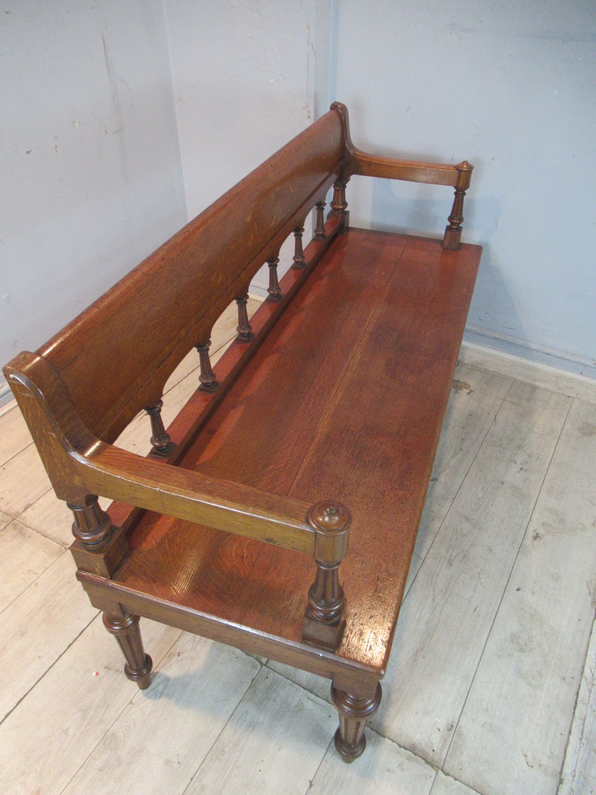 photo furniture Victorian   1880s Oak Bench Seat