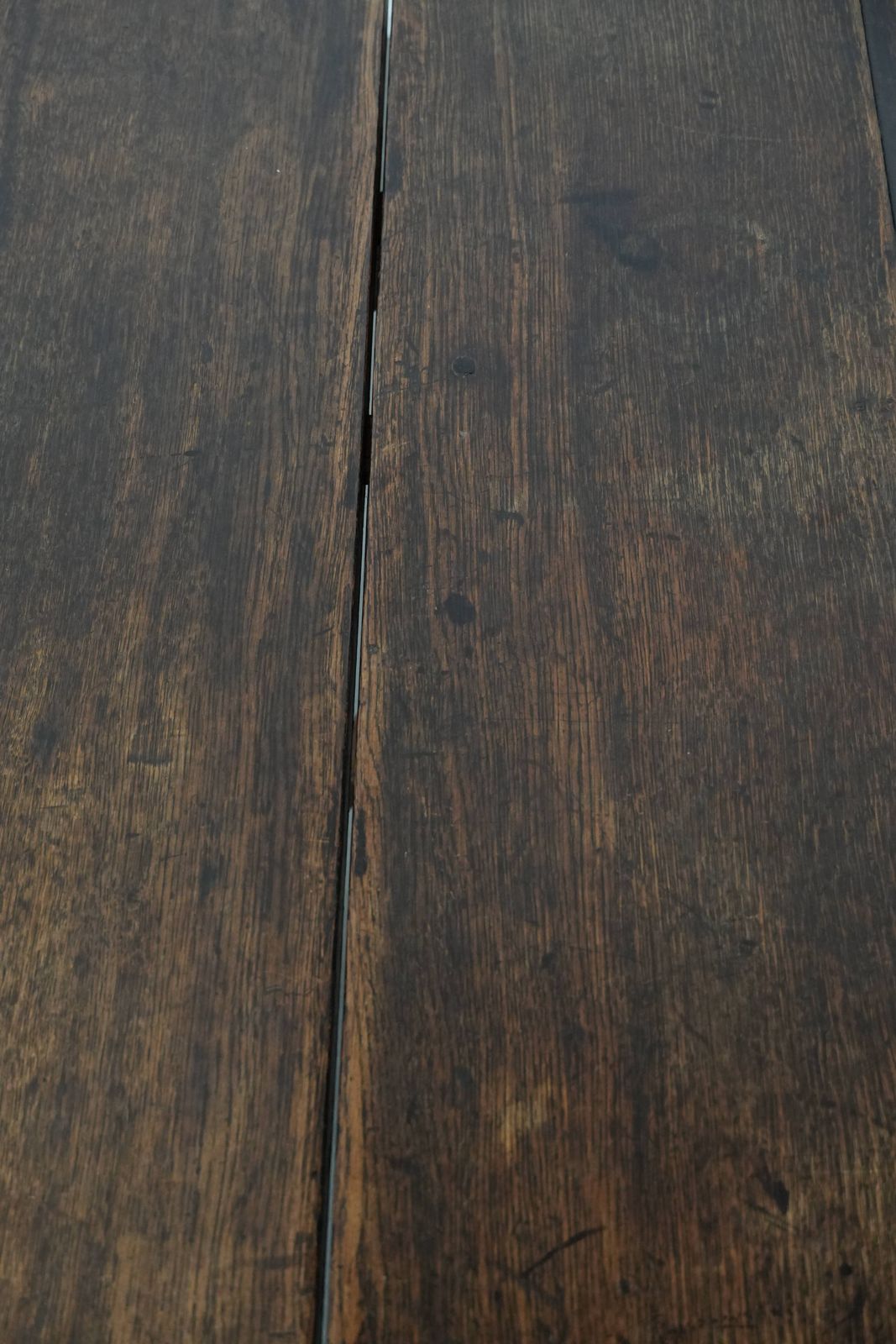Meubels Antieke Engelse Eiken Zij /Eettafel/Gateleg Tafel Uit De 18e Eeuw Met Prachtige Patina photo