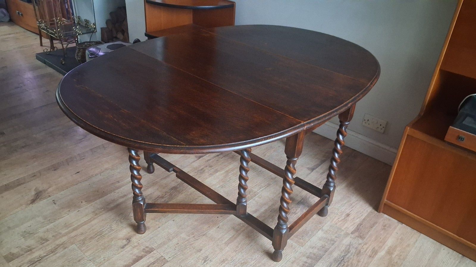 Delightful Edwardian  Solid Oak Gate Leg  Drop Leaf Dining /Kitchen Table photo vinterior