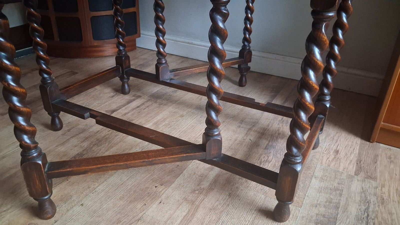 photo furniture Delightful Edwardian  Solid Oak Gate Leg  Drop Leaf Dining /Kitchen Table