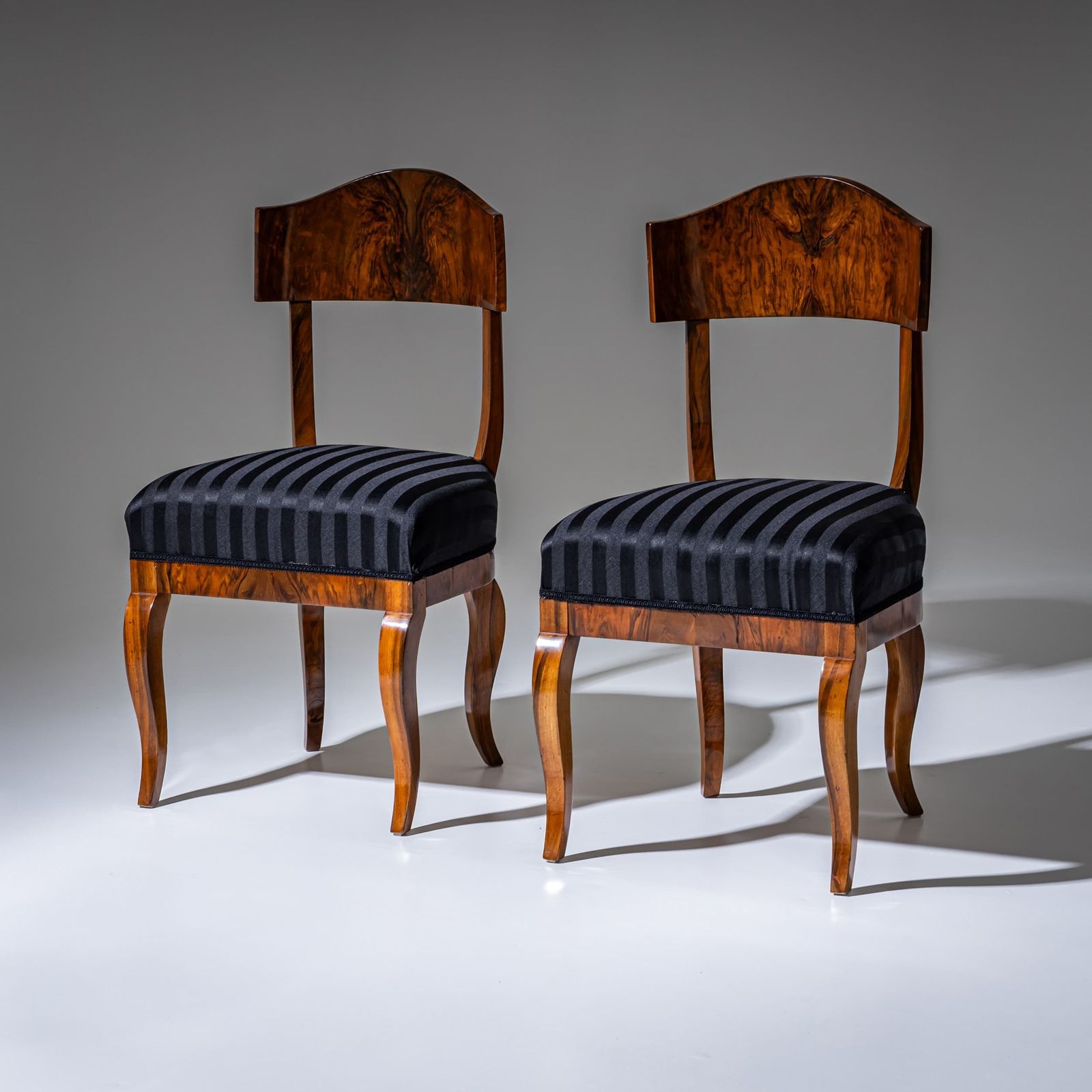 Set Of Five Biedermeier Shovel Back Chairs In Walnut, Circa 1830 photo vinterior