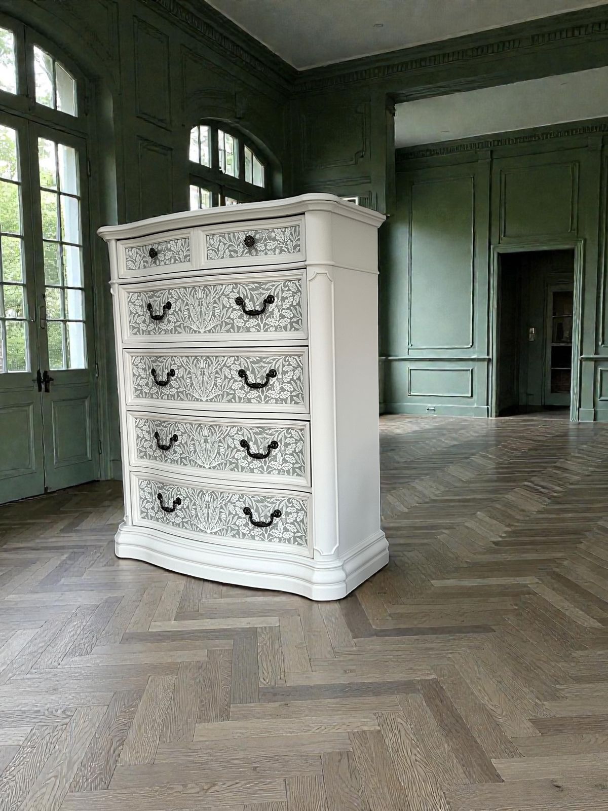 photo vintage William Morris Style Large Chest Of Drawers.  Handpainted, Decoupaged.  Vintage.