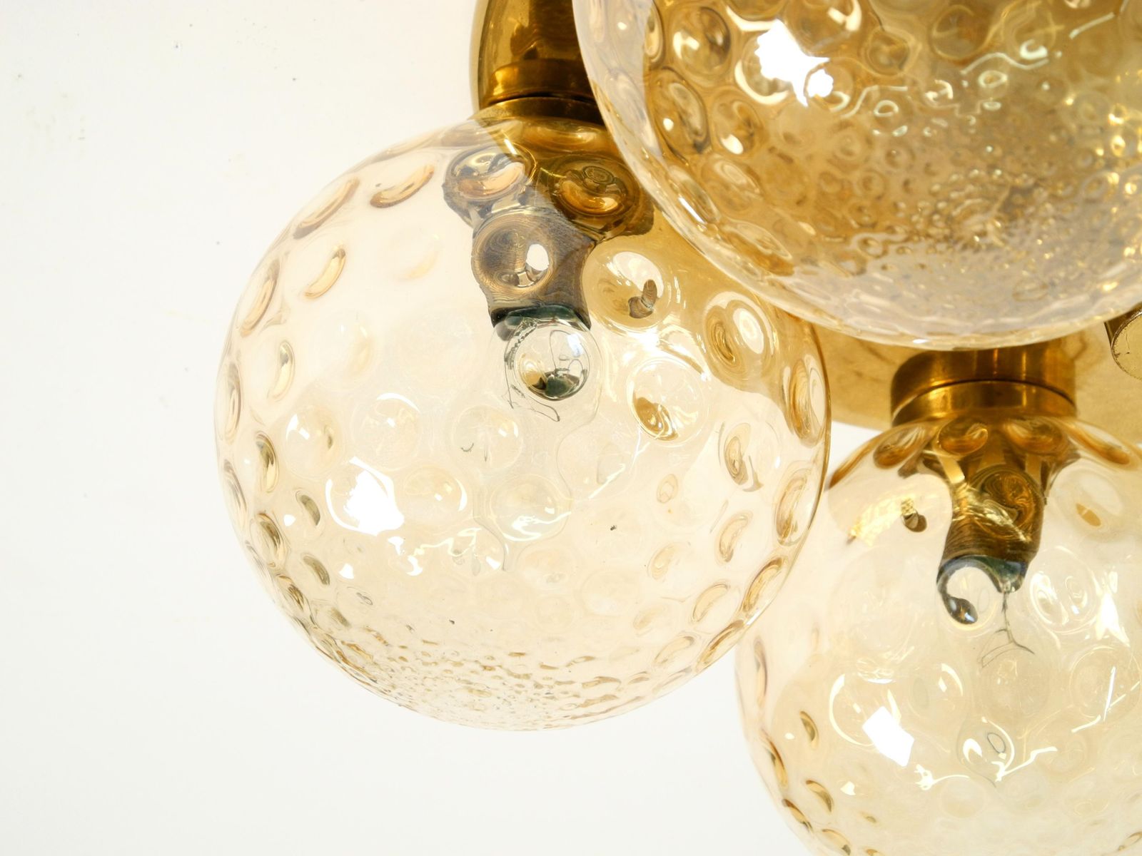 photo vintage Beautiful 1960s Space Age Brass Ceiling Lamp With 5 Glass Balls