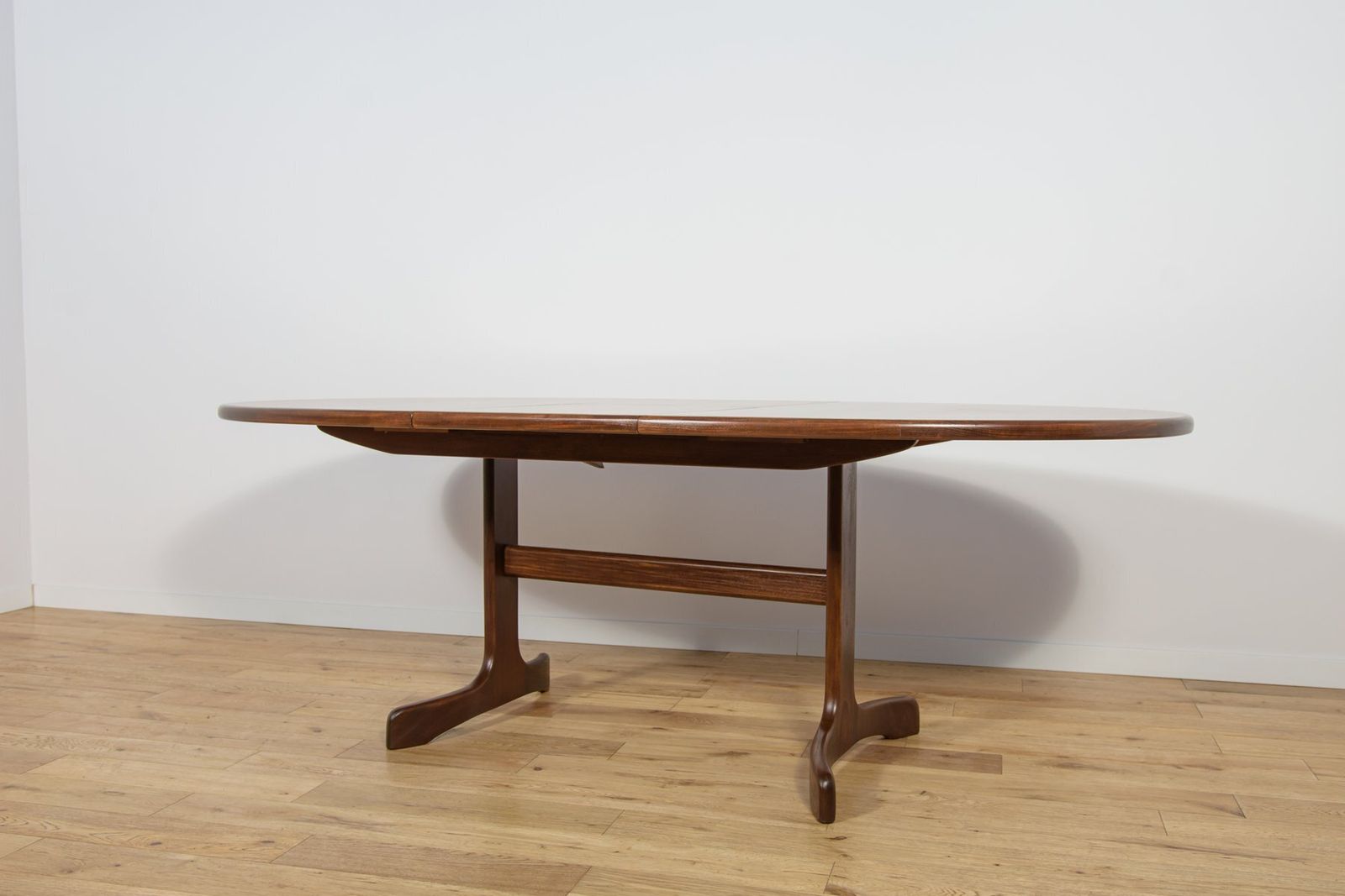 photo furniture Mid Century Oval Dining Table In Teak From G Plan, United Kingdom, 1960s
