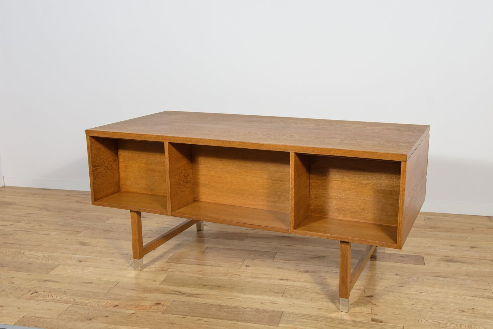 Mid Century Modern Oak Desk From Eigil Petersens Møbelfabrik, Denmark, 1970s photo vintage