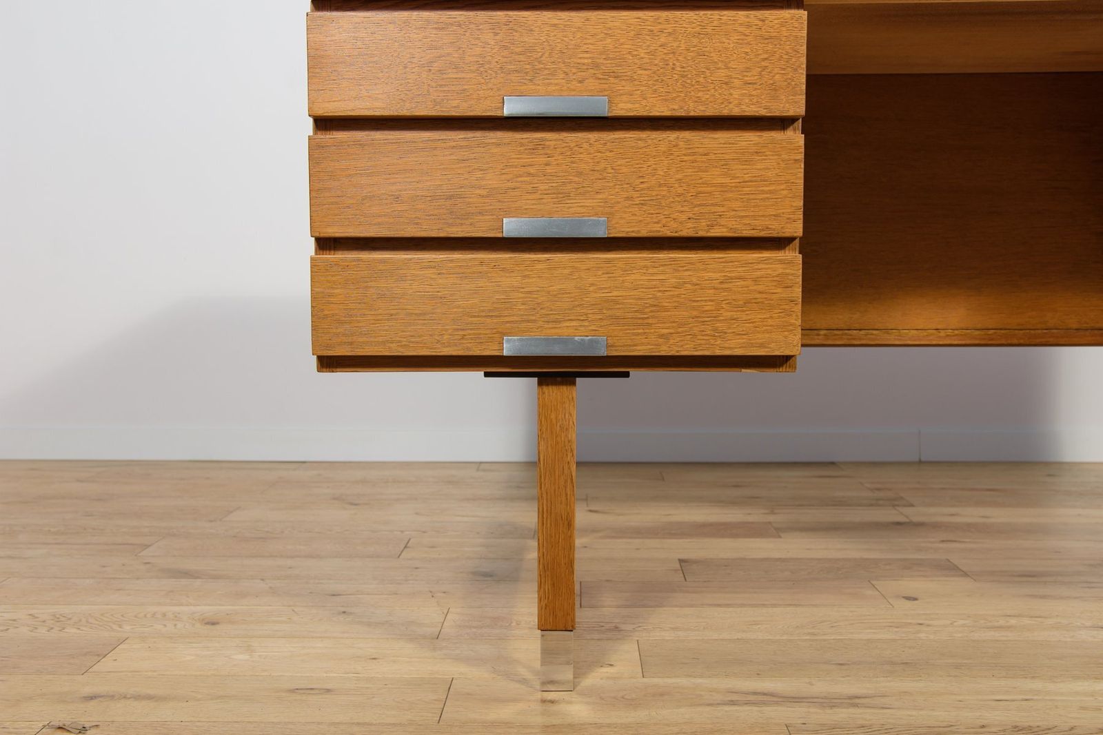 photo vinterior Mid Century Modern Oak Desk From Eigil Petersens Møbelfabrik, Denmark, 1970s