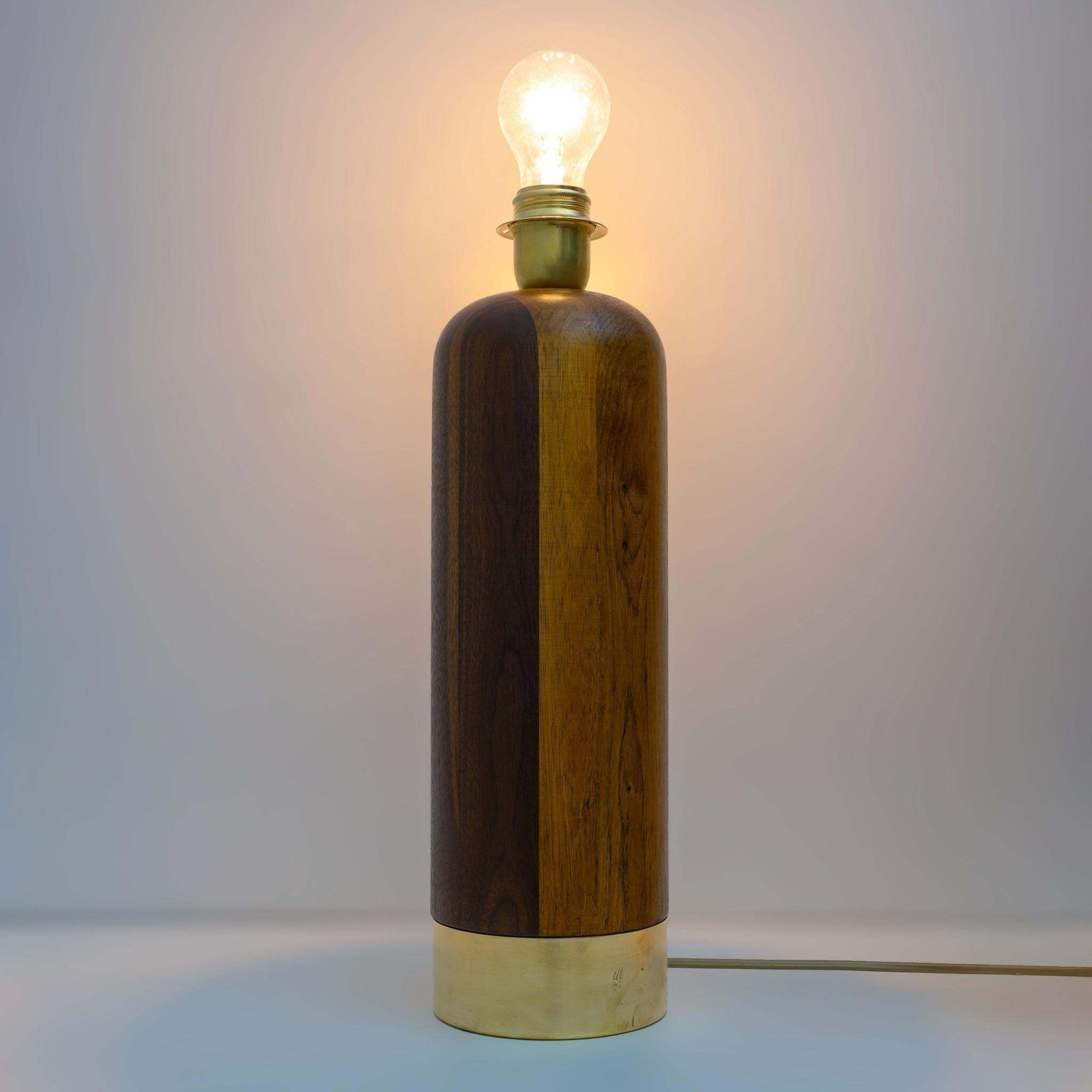 Pair Of Mid Century Modern Style Italian Wood And Brass Table Lamps photo vintage