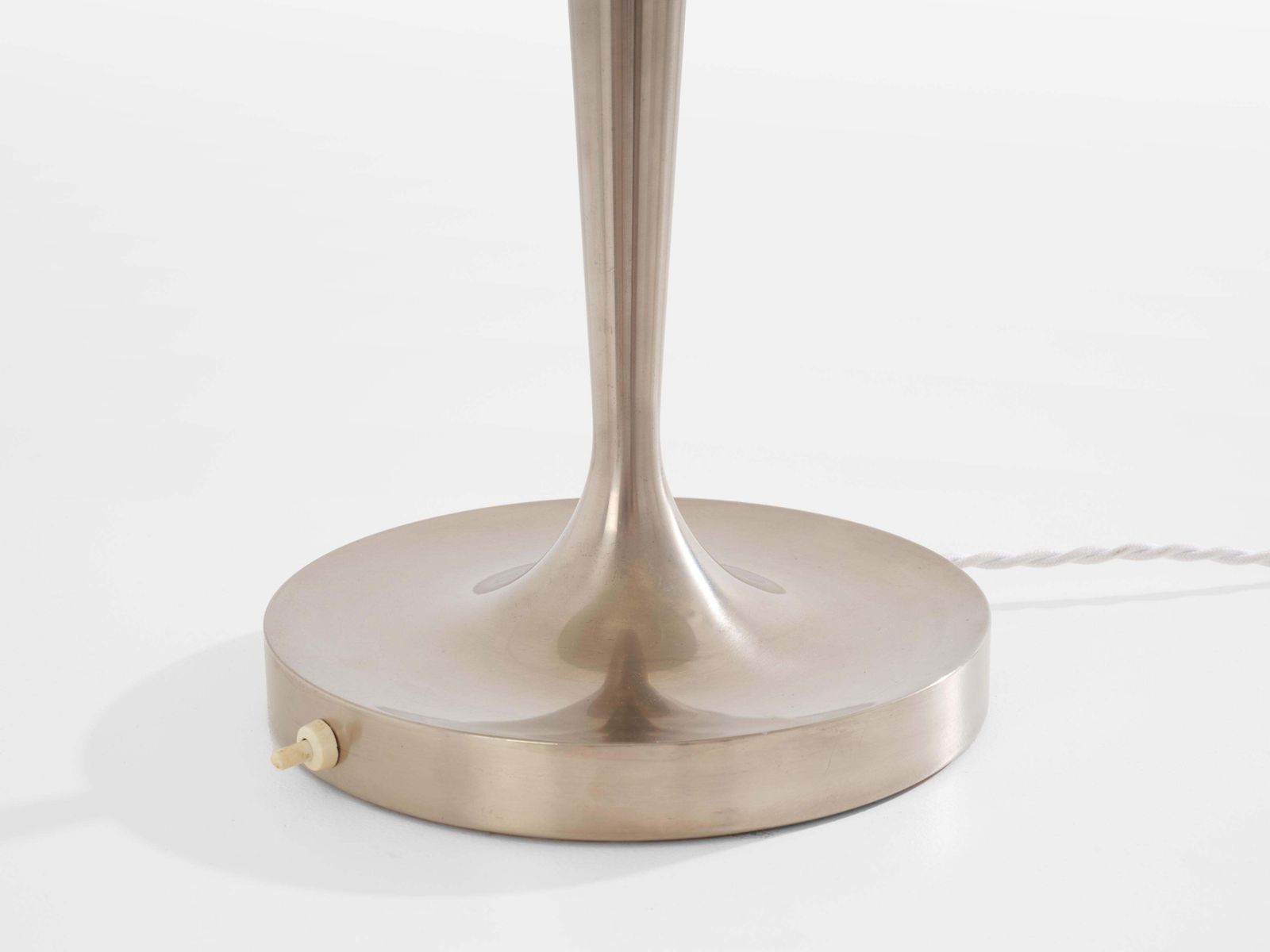 Lampe de table Jean Perzel en métal nickelé et métal patiné, années 1940 photo Luminaires