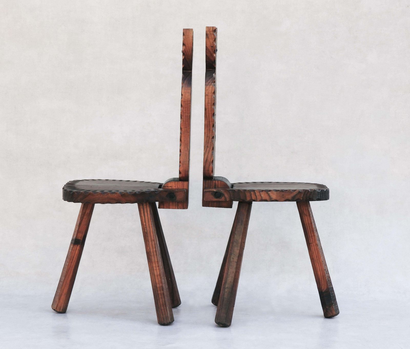 photo furniture Pair Of Brutalist Tripod Feline Chairs C50s/60s Spain