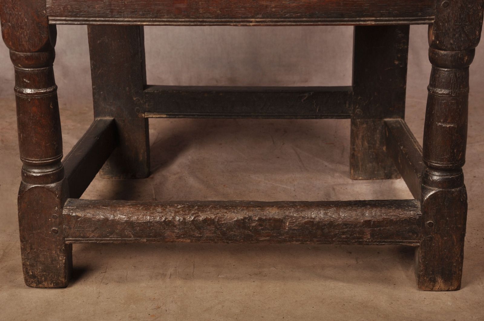 photo furniture 17th Century Yorkshire Oak Wainscot Chair