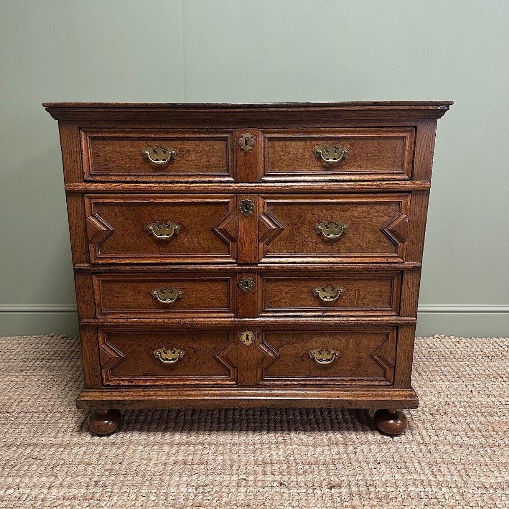 Stunning Early 18th Century Georgian Chest Of Drawers