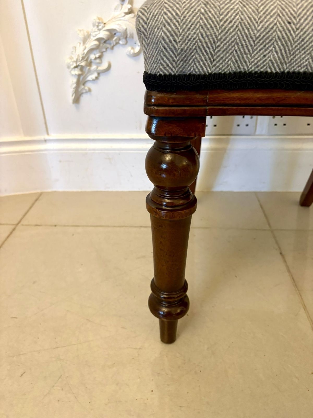 Antique Set Of Eight Quality Mahogany Balloon Back Dining Chairs photo 4485.0