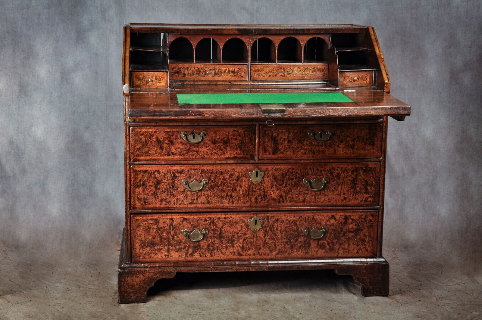 Fine 17th Century Mulberry Bureau In The Manner Of Coxed & Woster photo for sale