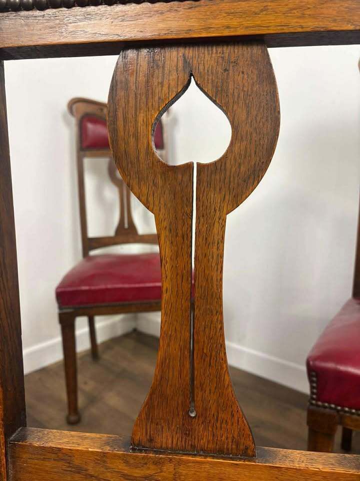 photo furniture Set Of Four Early 20th Century Oak Art Nouveau Dining Chairs
