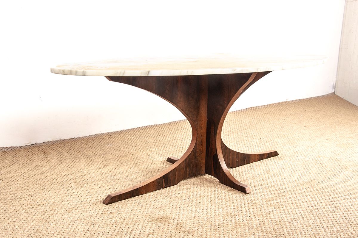 Table basse ovale en marbre de Carrare et palissandre, par Hugues Poignant, 1960 photo vinterior