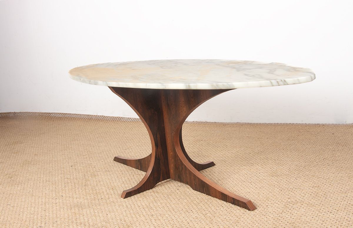 Mobilier Table basse ovale en marbre de Carrare et palissandre, par Hugues Poignant, 1960 photo