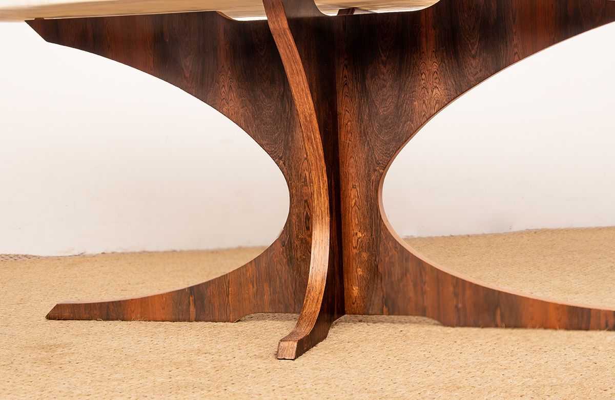 1800.0 Table basse ovale en marbre de Carrare et palissandre, par Hugues Poignant, 1960 photo
