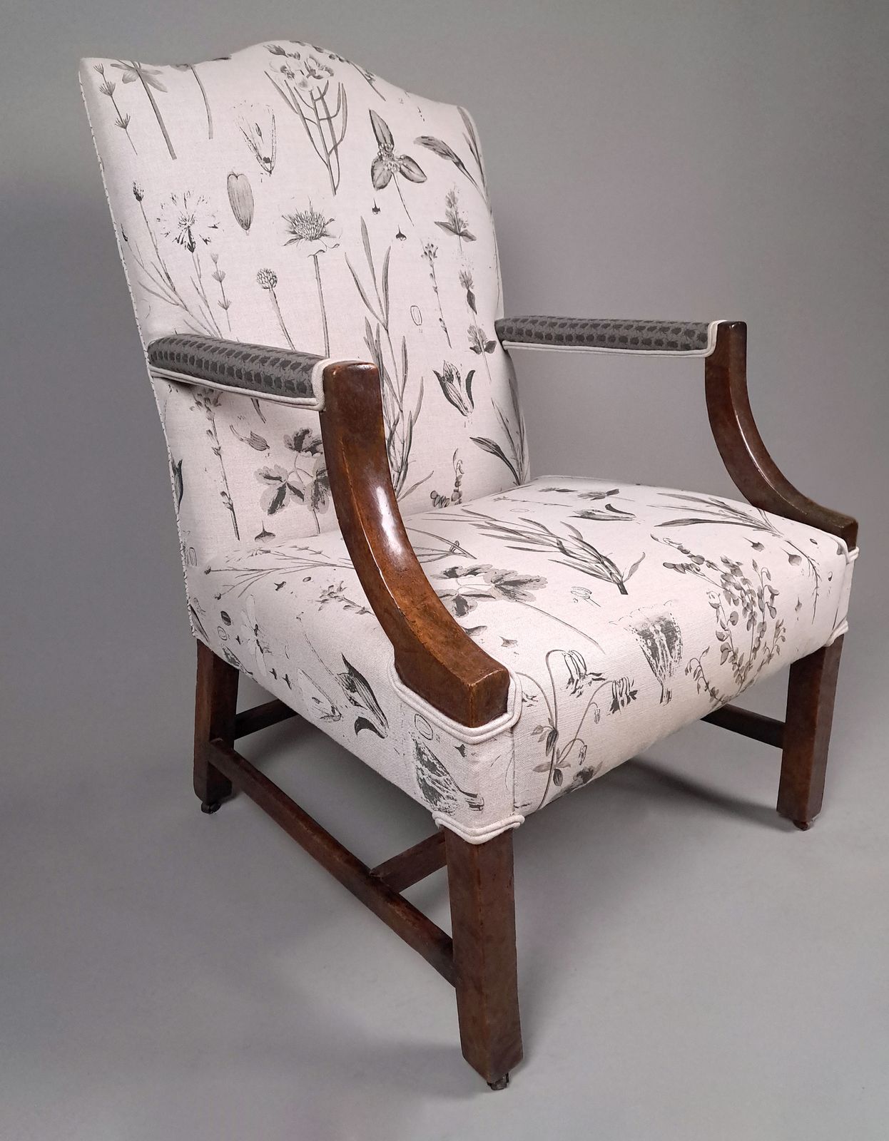 Very Good George III Solid Yew Wood Gainsborough Chair C. 1760 photo Furniture