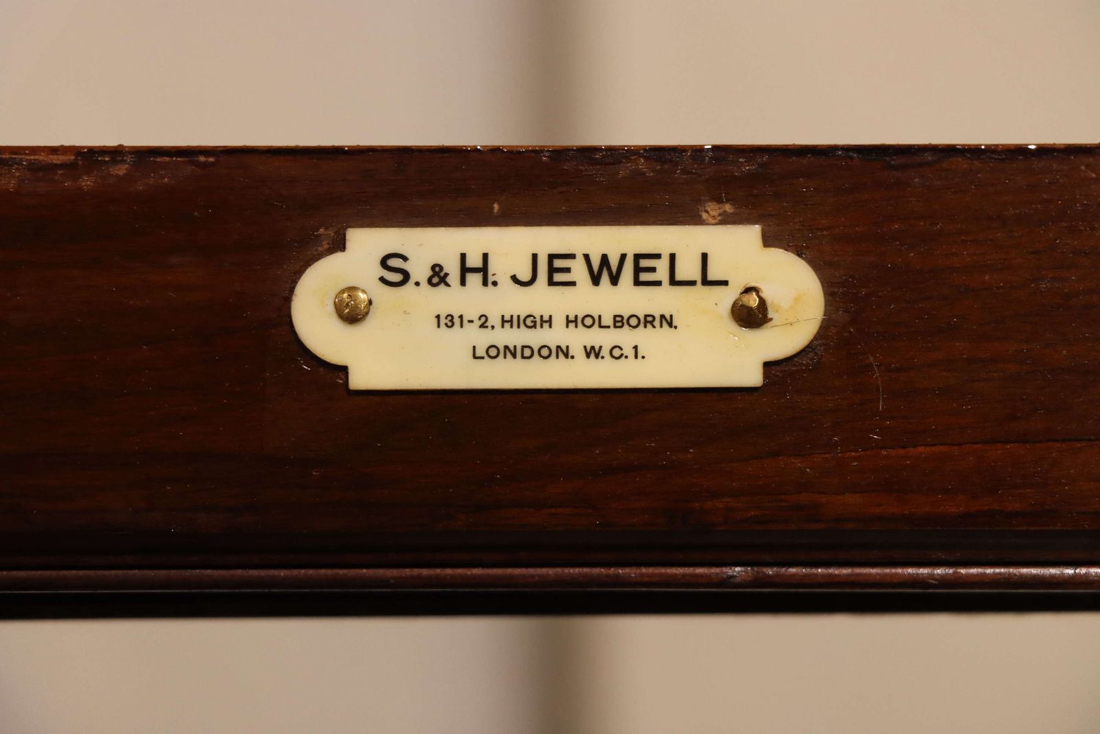 Large Edwardian Walnut Astragal Glazed Four Door Bookcase, S & H Jewell, C.1900 photo vinterior