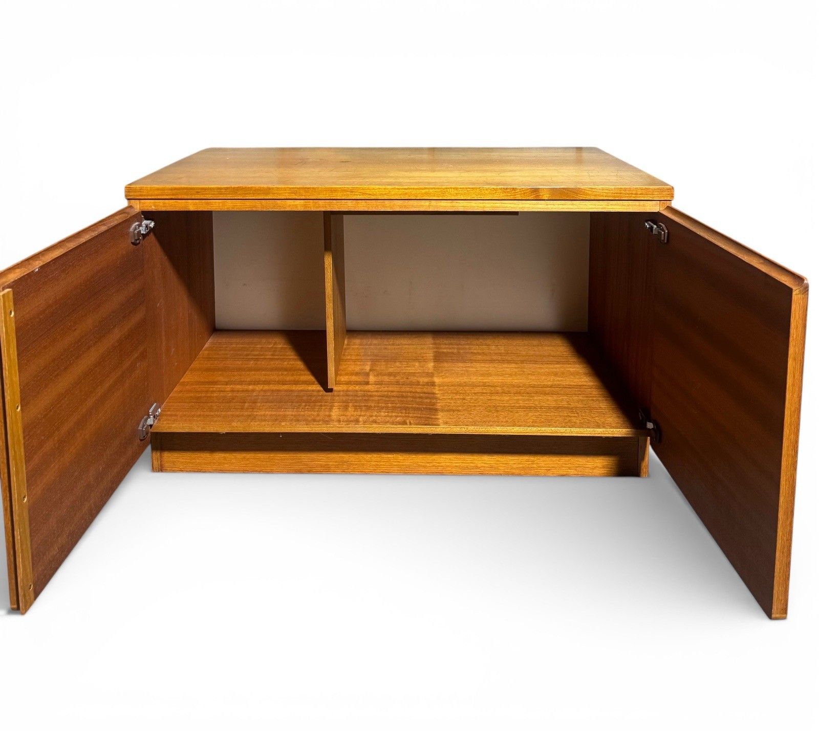 photo furniture Teak Beaver And Tapley Media Unit Cupboard Cabinet Mid Century Retro C1970s