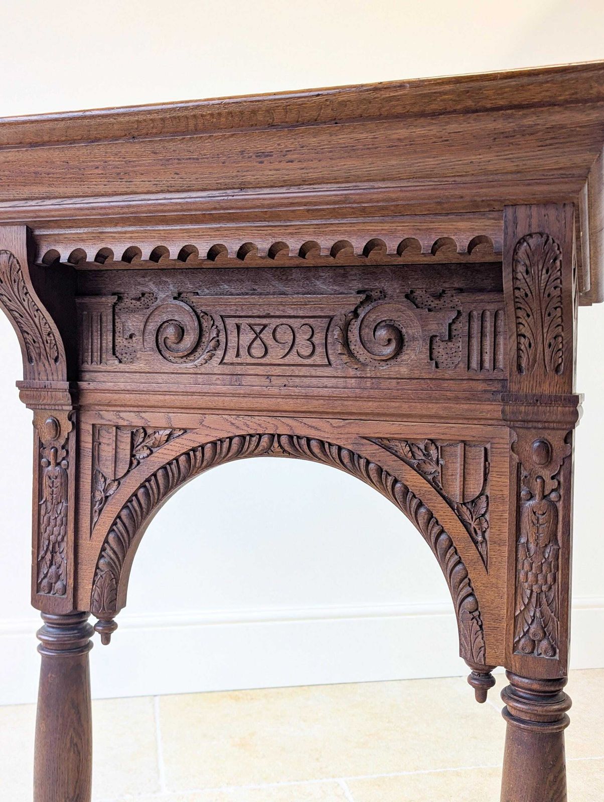 photo furniture Antique Victorian Gothic Revival Oak Lectern C.1893