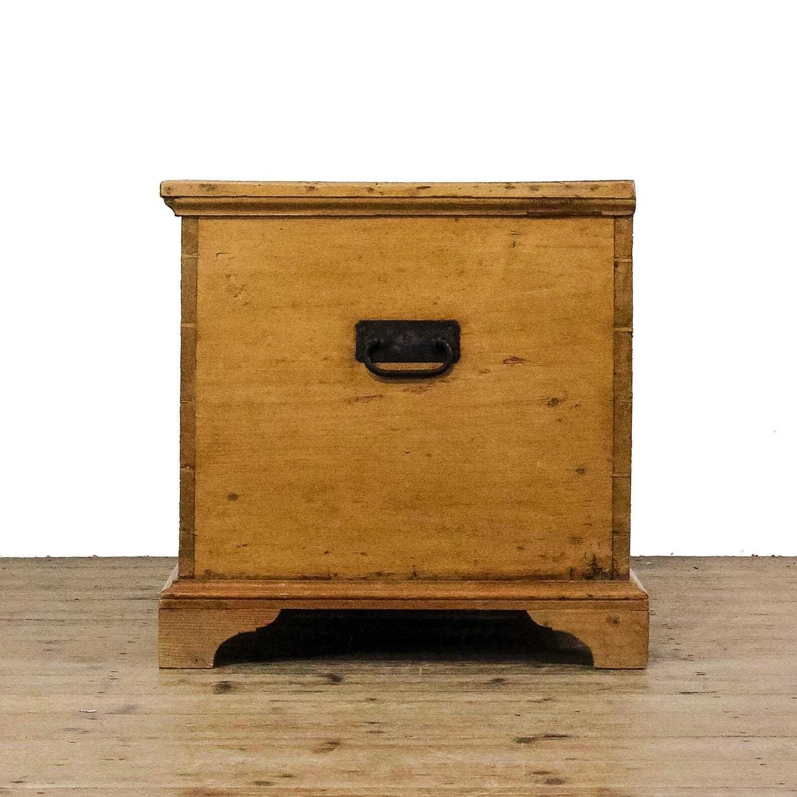 Antique Victorian Pine Trunk | Antique Furniture | Antique Trunk | Antique Storage | Pine Trunks | Blanket Box (M 6618) photo 495.0