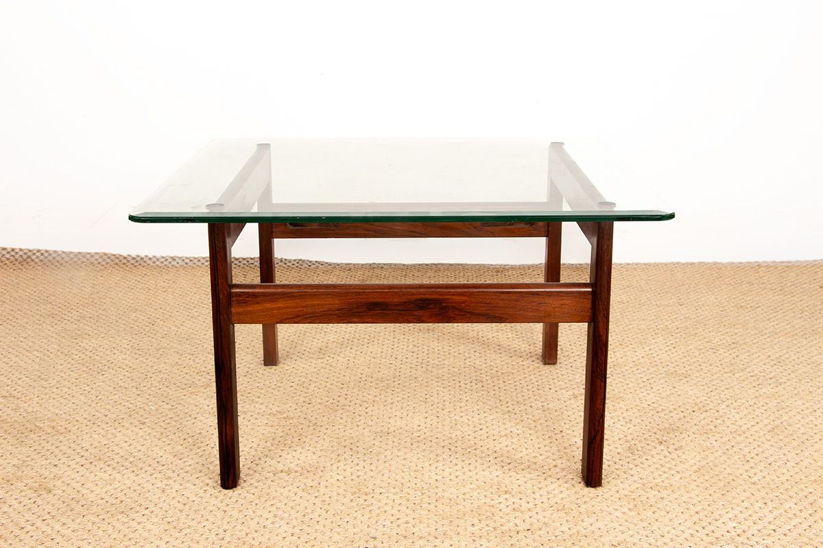 Table basse danoise en palissandre et verre, par Arne Wahl Iversen, 1960. photo for sale