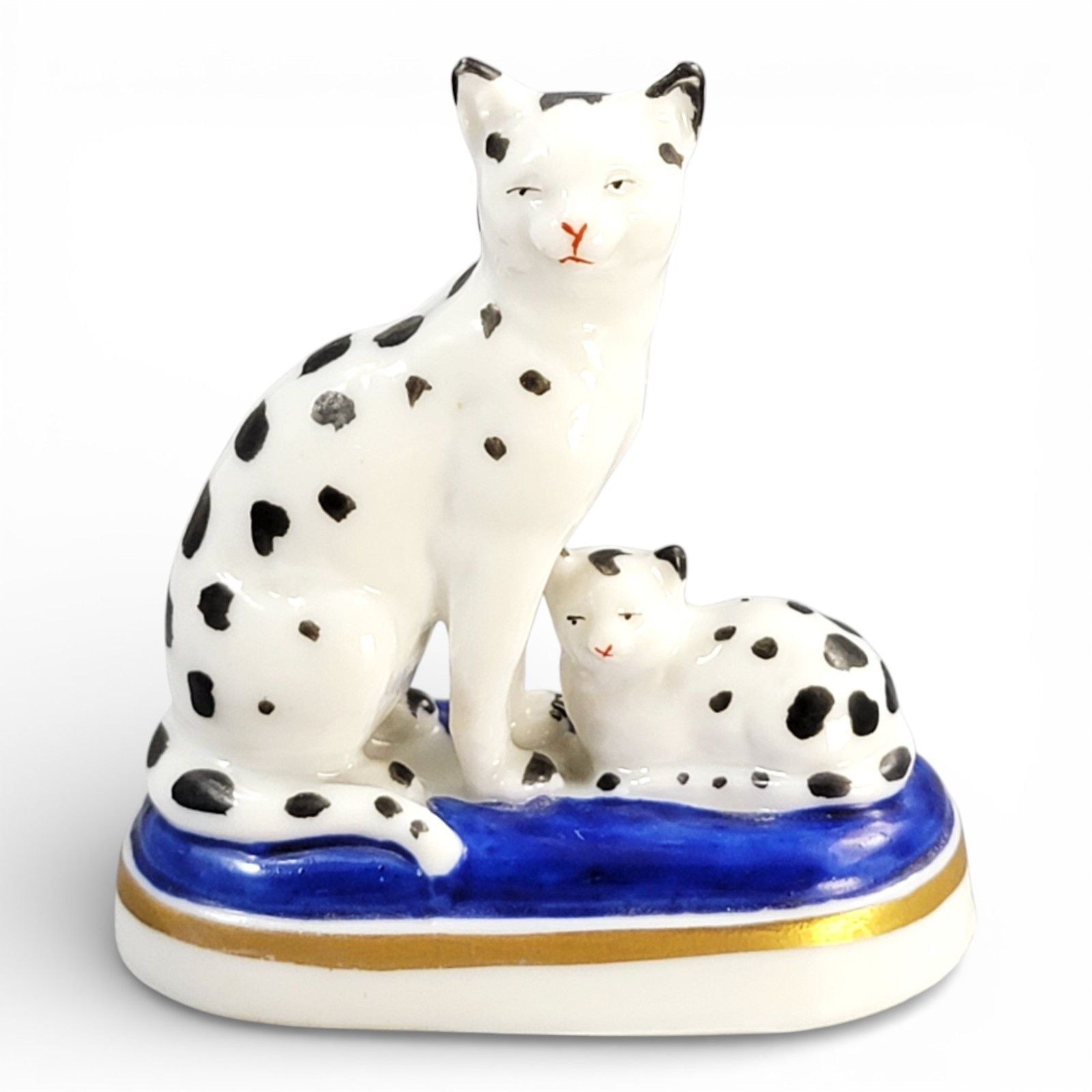 Rare Chelsea Porcelain Miniature Group, Seated Cat And Kitten, Late 18th Century