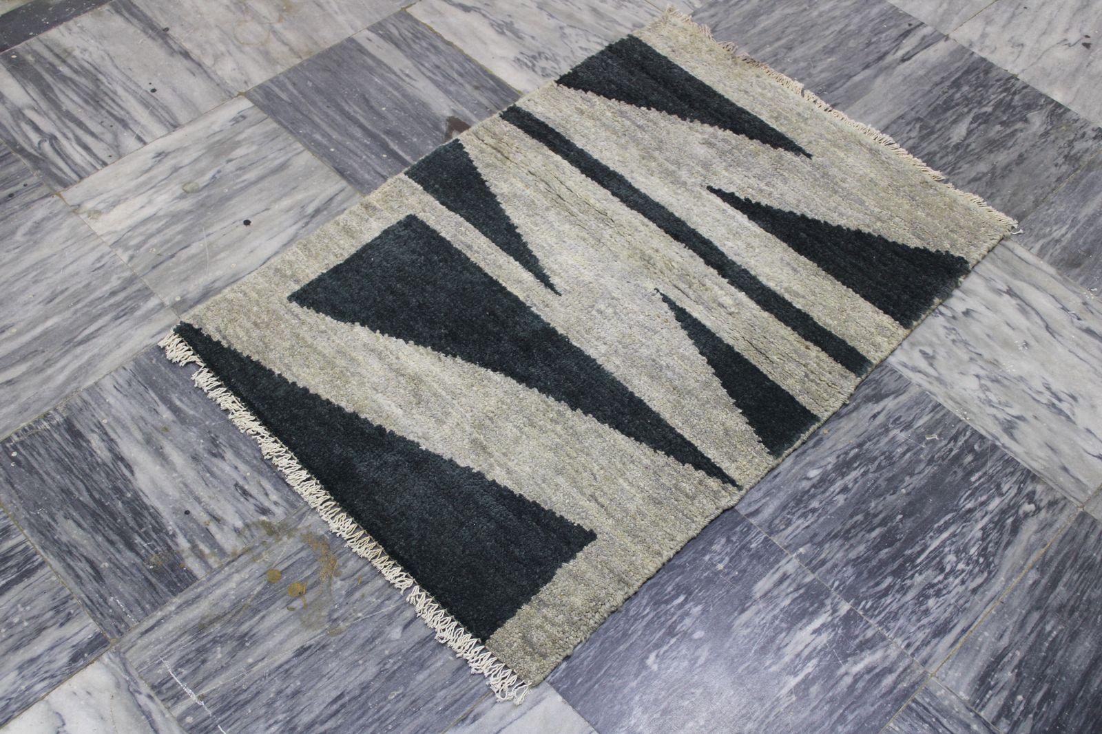 Small Handmade Grey Wool Modern Contemporary Area Rug photo furniture