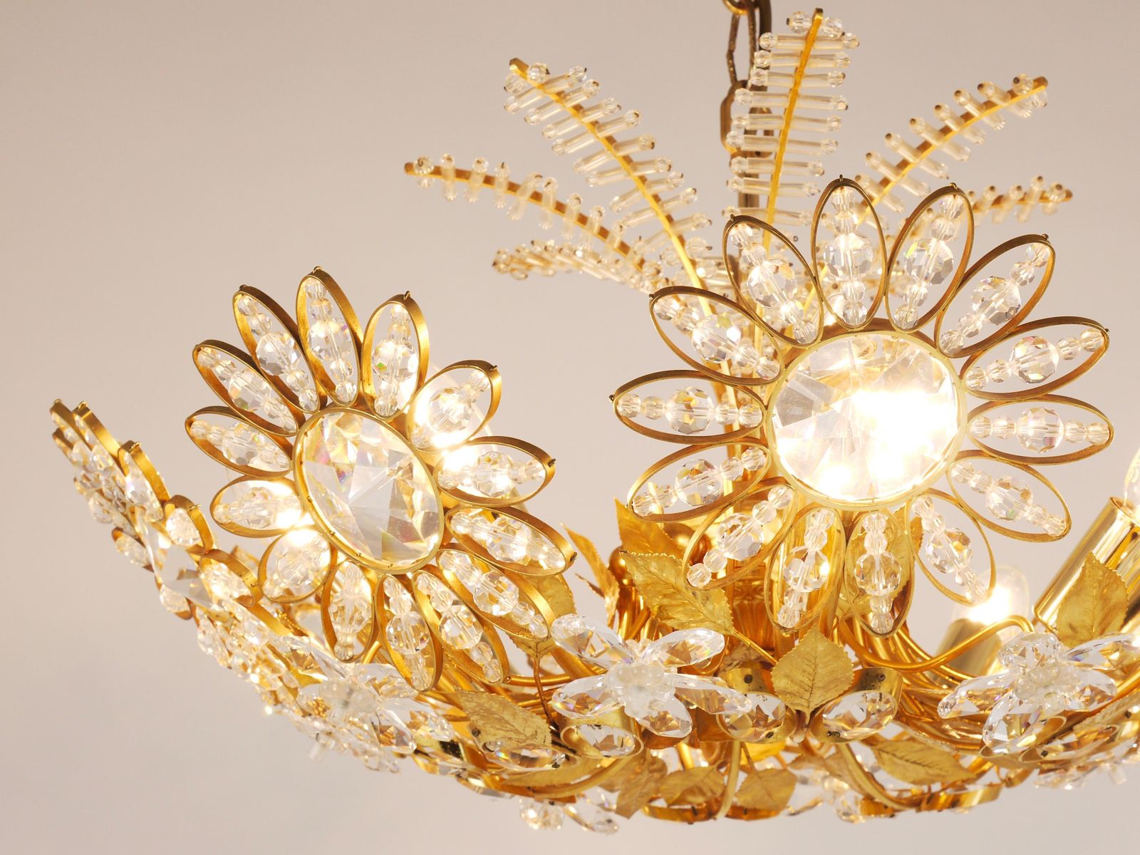 Ernst Palme Large Palwa Flower Palm Tree Chandelier, Gilt Brass, Crystals, 1970s photo vinterior