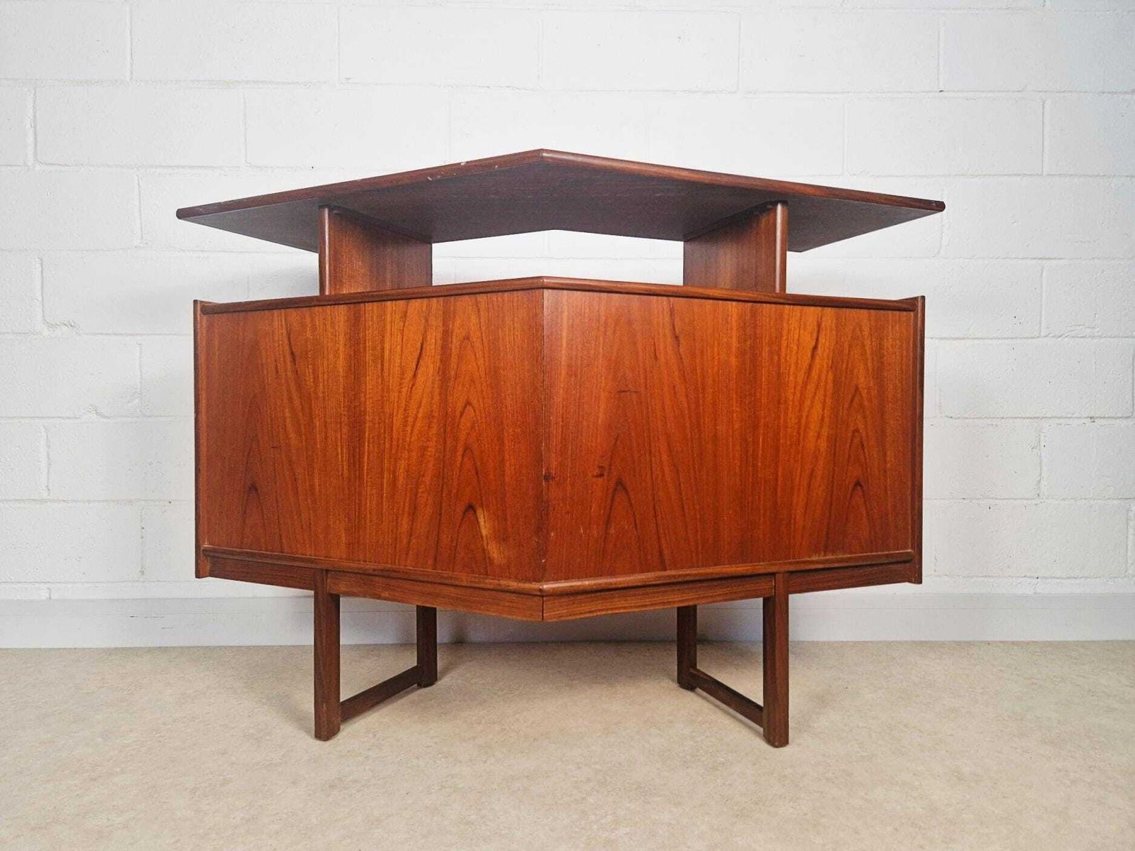 Turnridge Of London Vintage Mid Century Medium Teak 1960s Angled Cocktail Bar Pg010 photo for sale