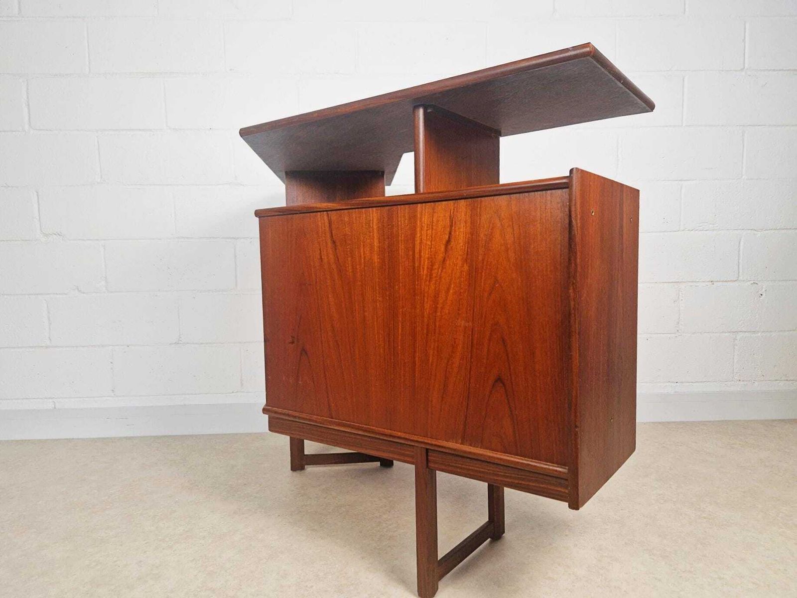 Turnridge Of London Vintage Mid Century Medium Teak 1960s Angled Cocktail Bar Pg010 photo vintage