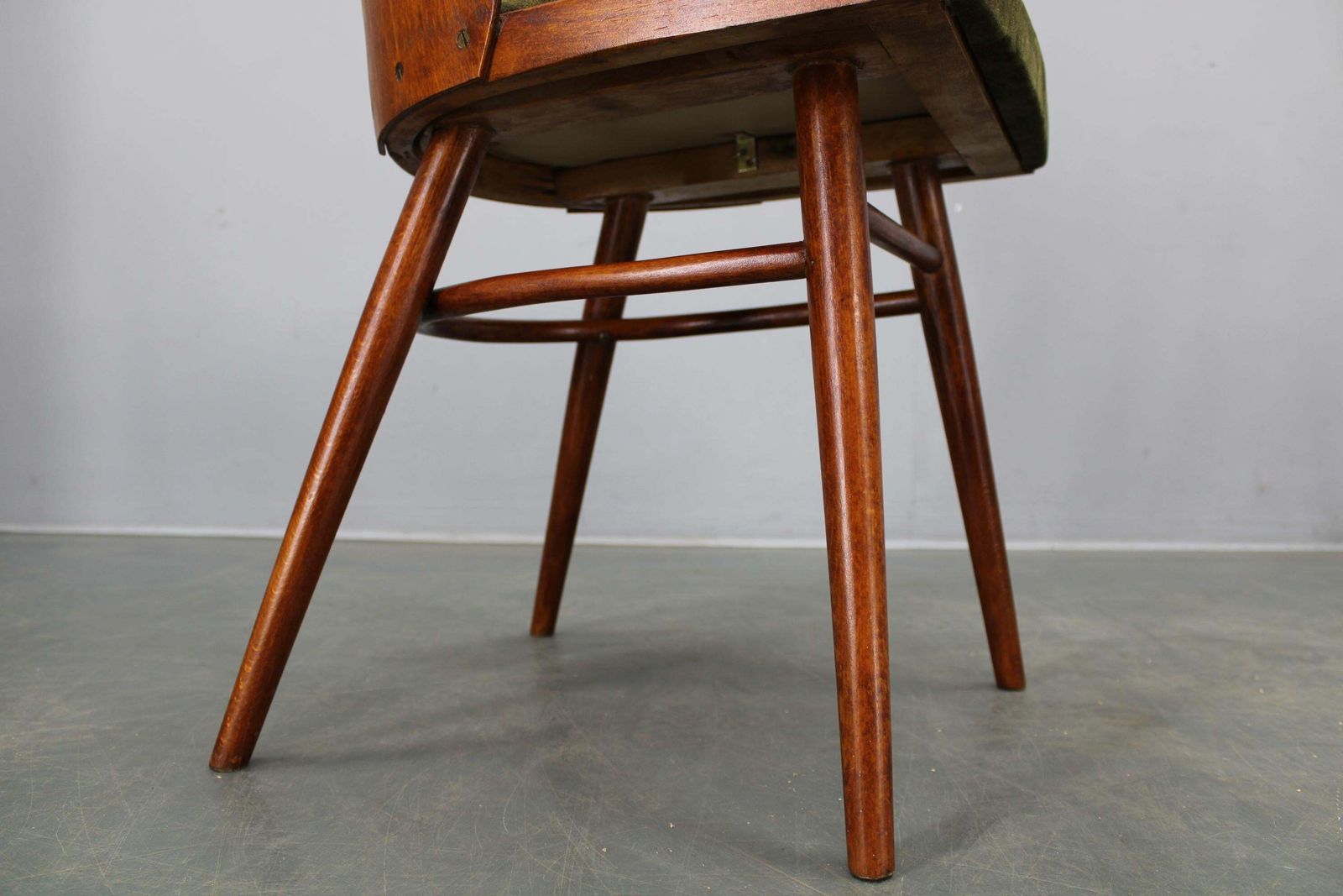 photo buy Set Of Four Mid Century Dining Chairs Ton 514 By Osvald Haerdtl, 1960s