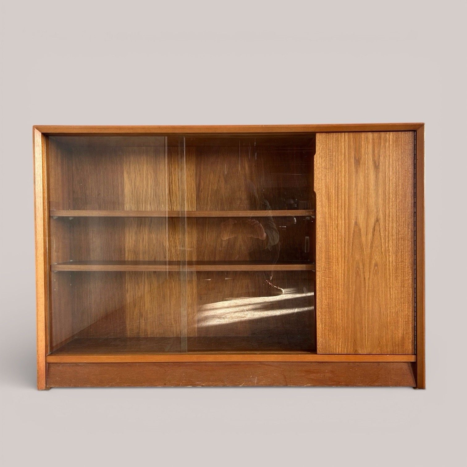 Mid Century Glazed Teak Bookcase With Cupboard – Gibbs
