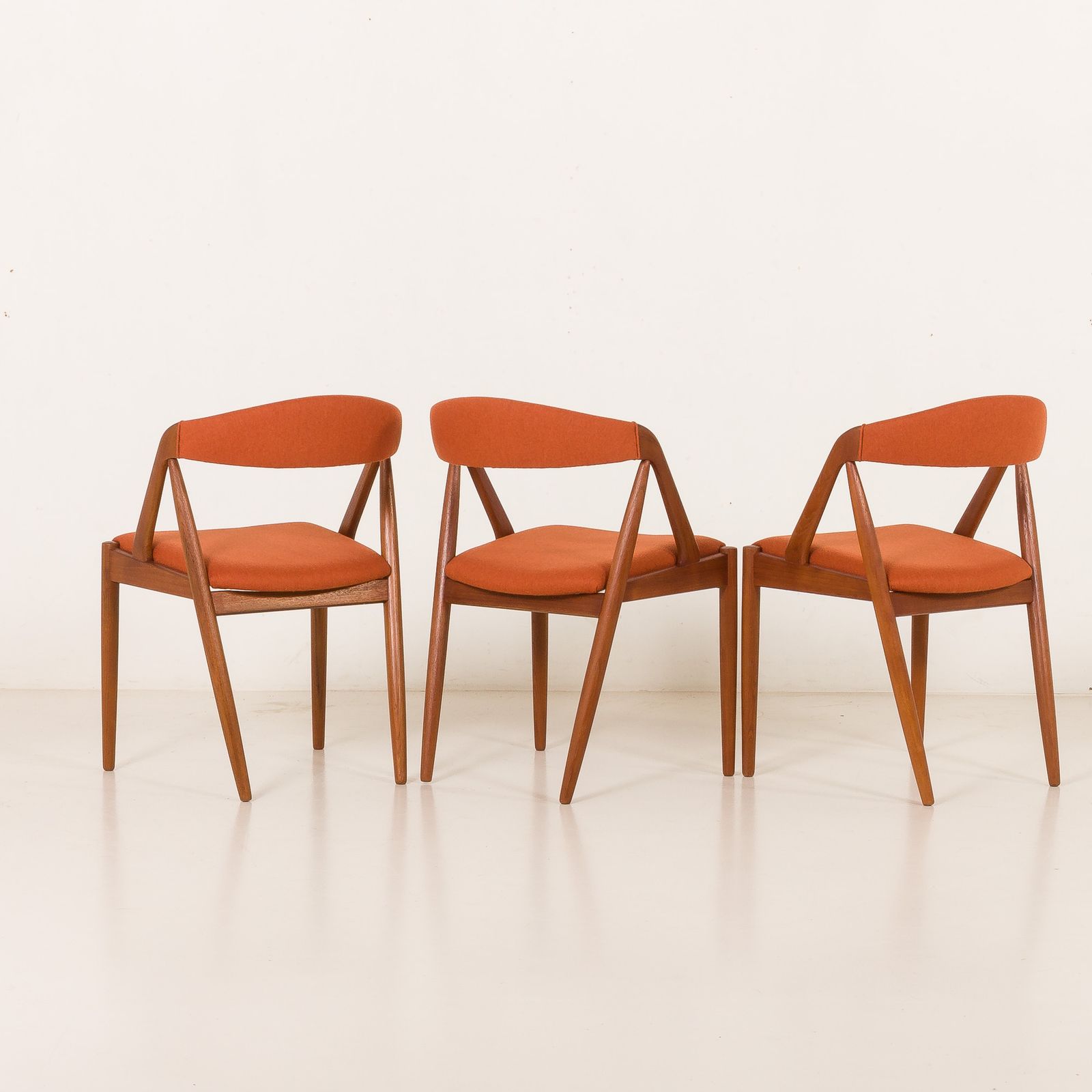 Kai Kristiansen Chairs Model 31, Set Of 3, Denmark 1960s. photo vinterior