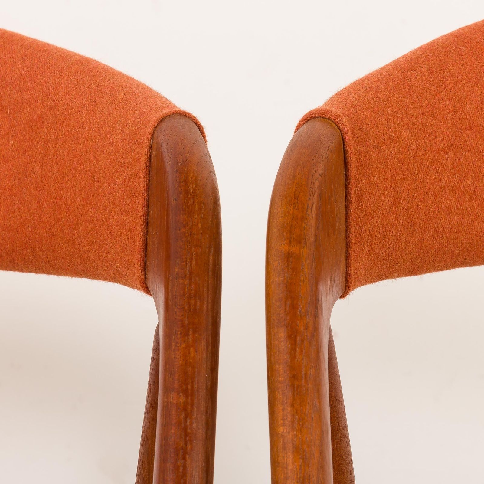 photo vintage Kai Kristiansen Chairs Model 31, Set Of 3, Denmark 1960s.