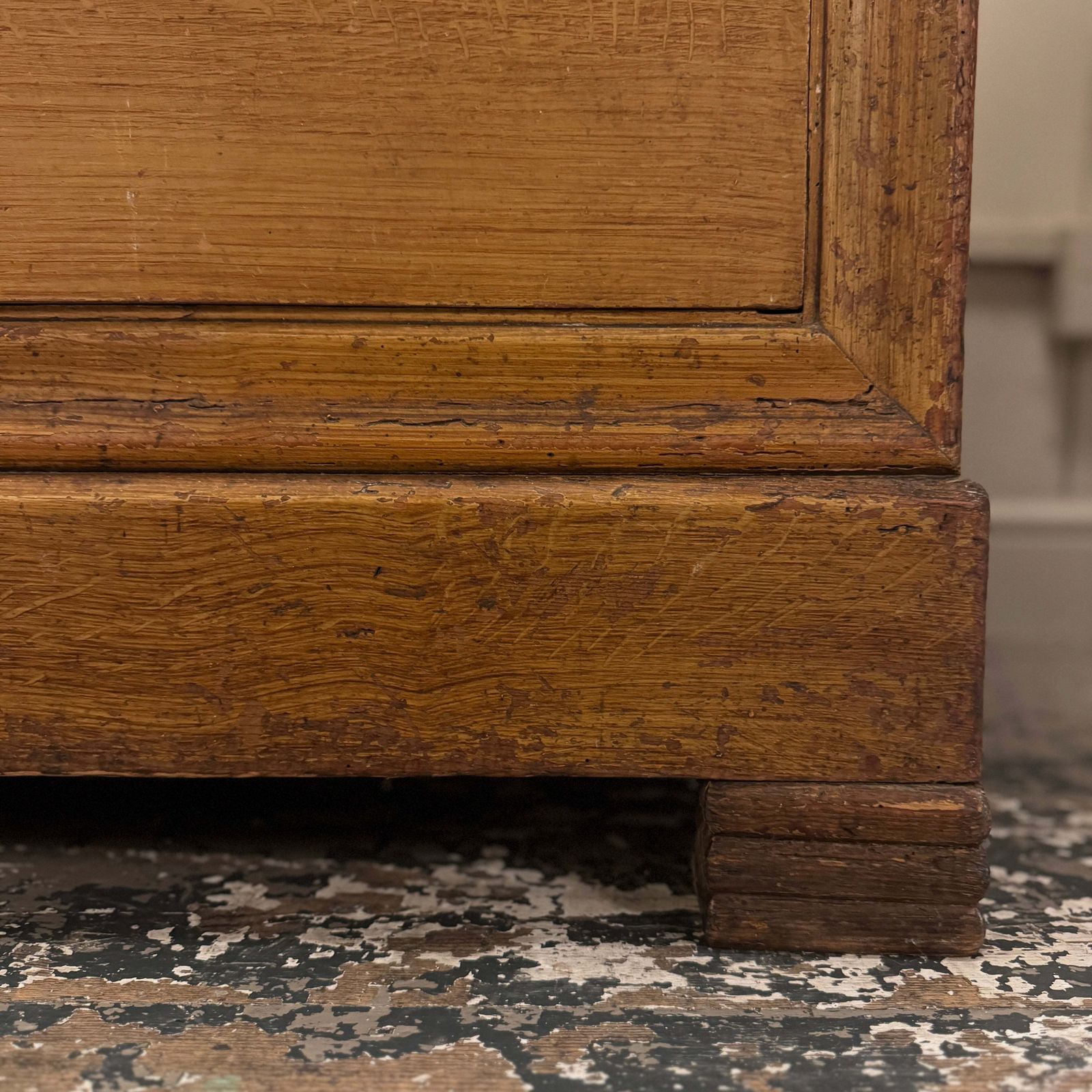 Louis Philippe Scumble Glazed Chest Of Drawers. photo vintage