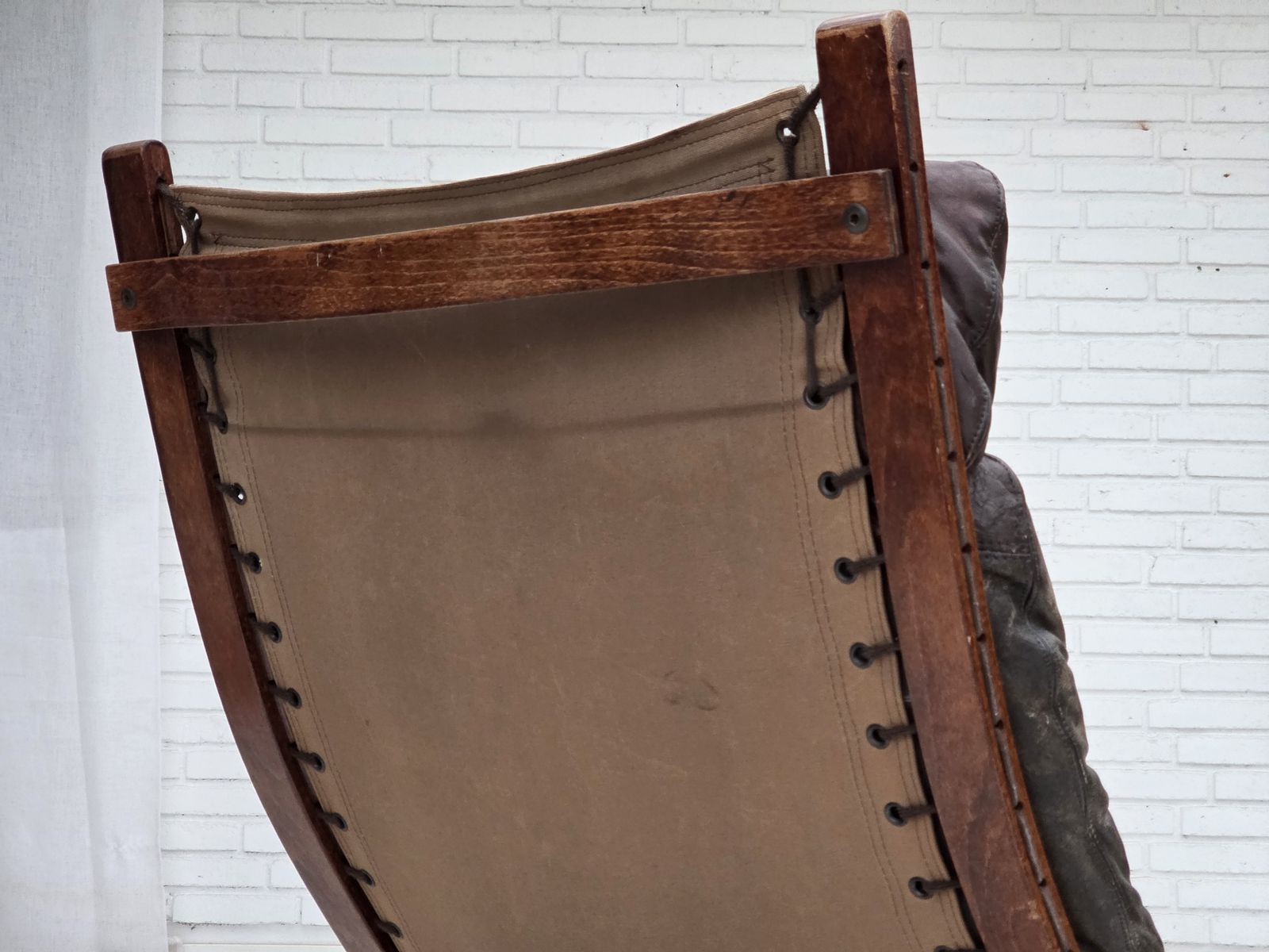 photo vintage 1970s, Norwegian Design By Ingmar Relling, Model "Siesta", Furniture Leather.