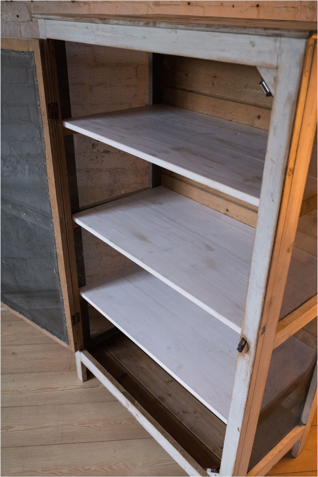 715.0 Early 20th Century Pine Shelved Larder Linen Meshed Cupboard (915) photo